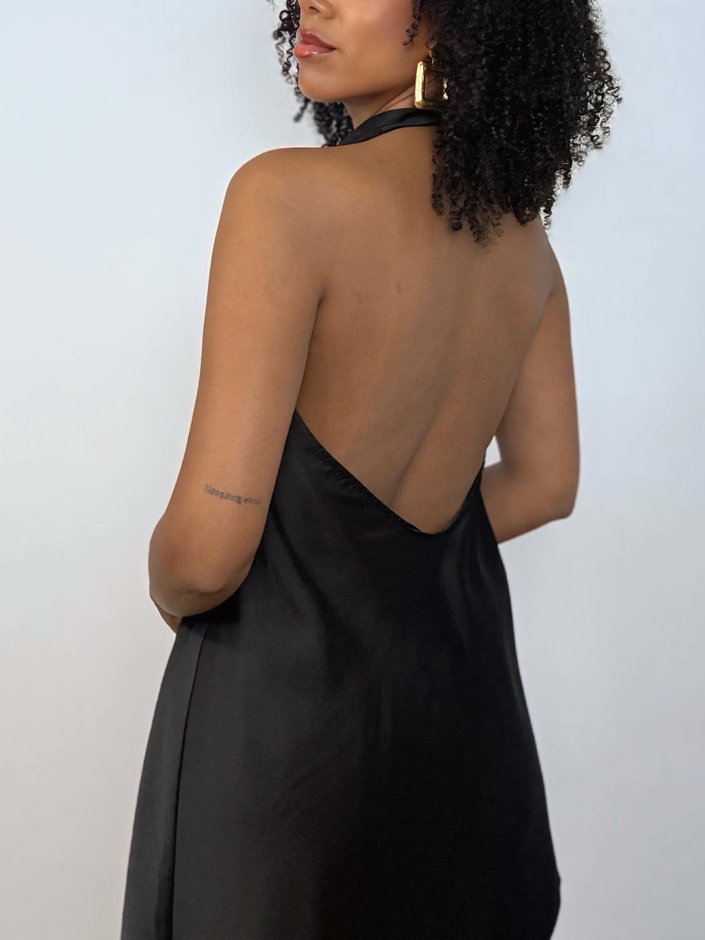 BLUSA ASIMÉTRICA NEGRA