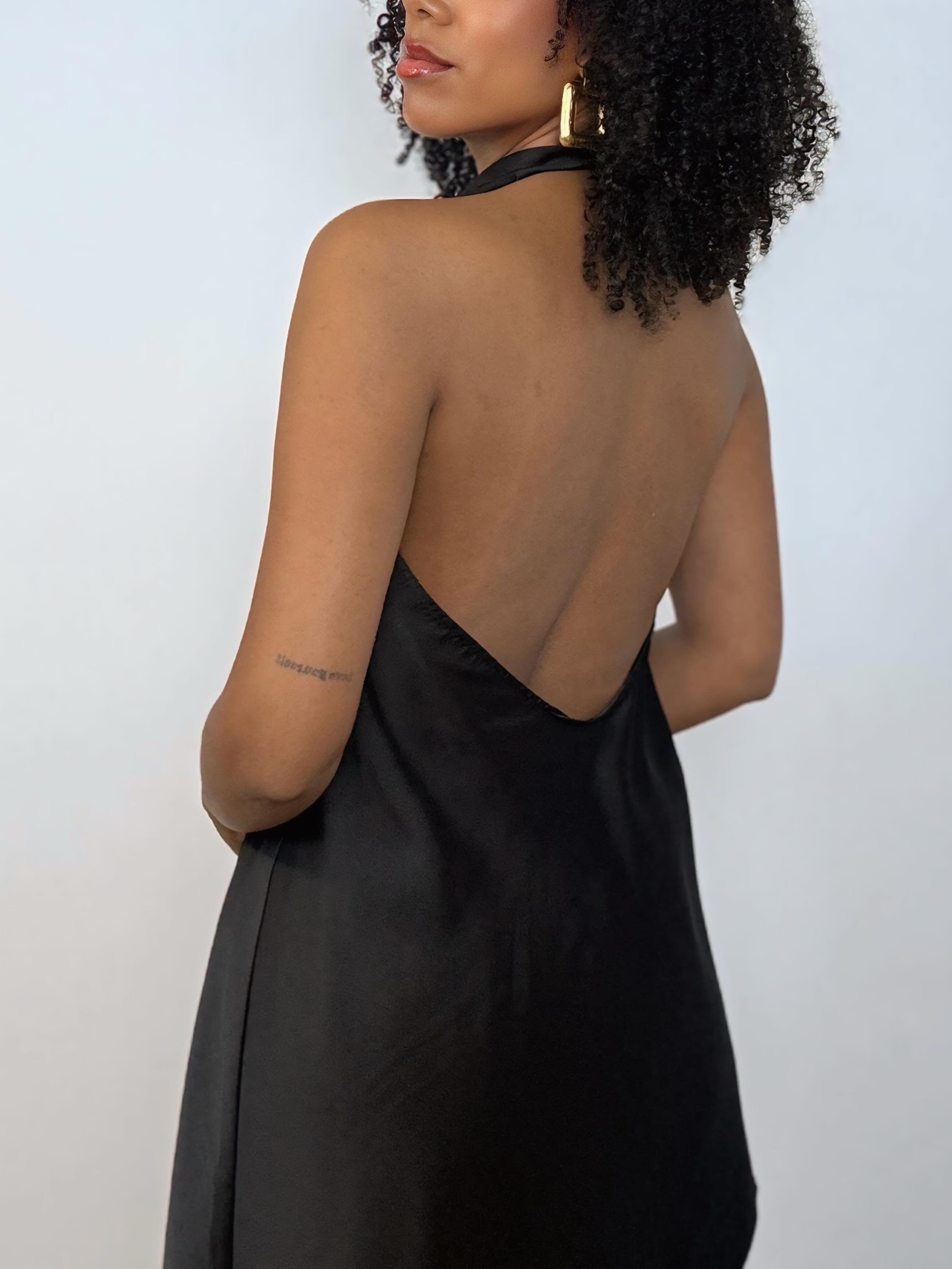 BLUSA ASIMÉTRICA NEGRA