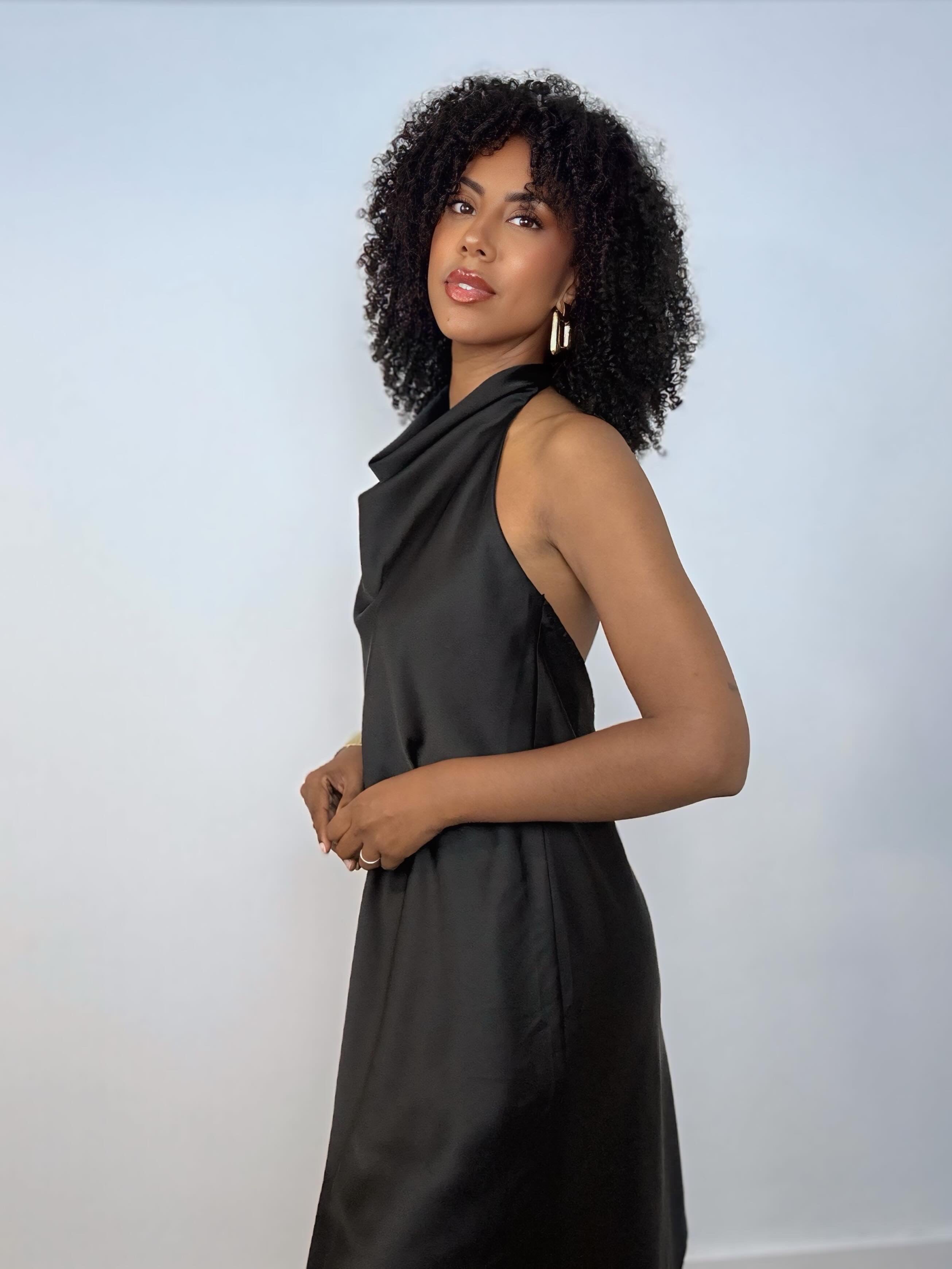 BLUSA ASIMÉTRICA NEGRA