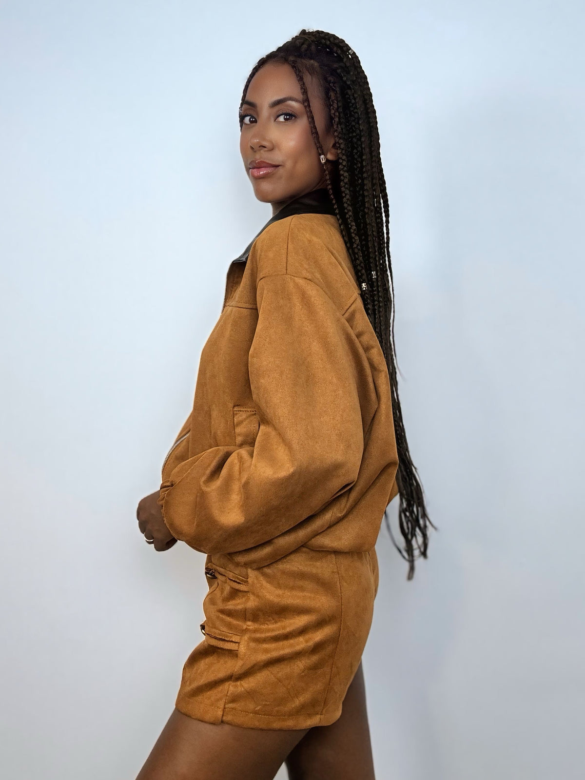 CONJUNTO BOMBER DE ANTE FALDA PANTALÓN
