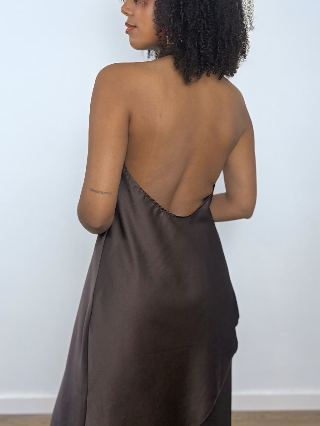 BLUSA ASIMÉTRICA MARRÓN CHOCOLATE
